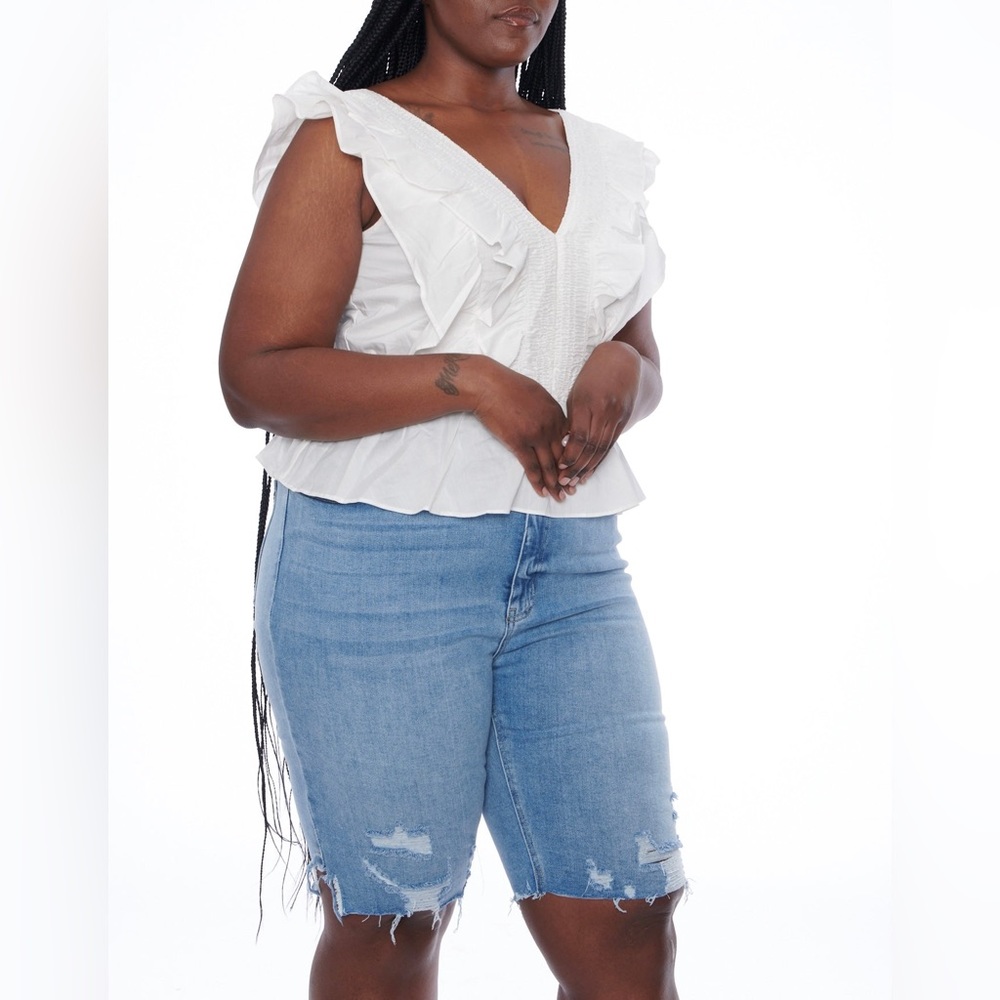 Bermuda Distressed Jean Capri shorts